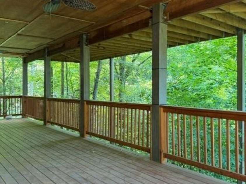 140 Falls Crossing Road, Burnsville, NC 28714.  MLS# CAR4393426, YatesRealty ID 42055. BSMT - CVD DECK
