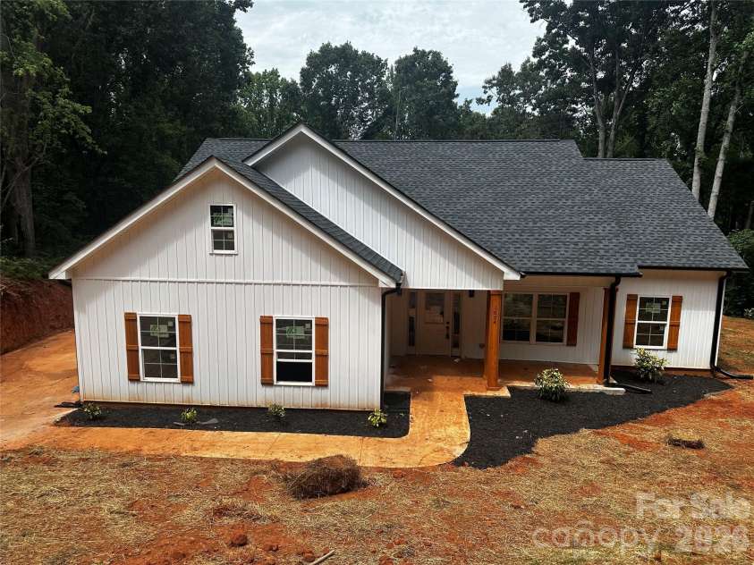 1694 Parsonage Lane, Newton, NC 28658.  MLS# CAR4406946, YatesRealty ID 42058. 