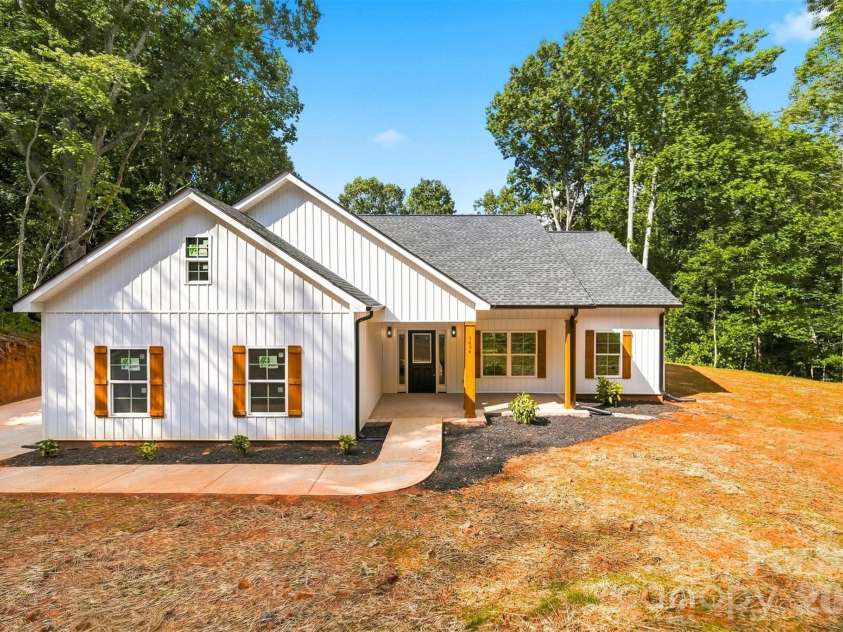 1694 Parsonage Lane, Newton, NC 28658.  MLS# CAR4406946, YatesRealty ID 42058. 