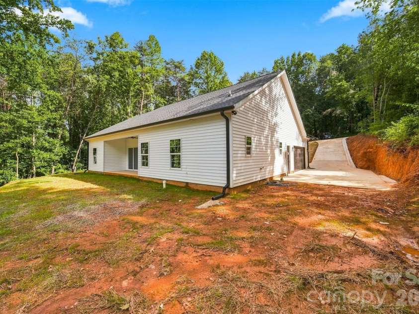 1694 Parsonage Lane, Newton, NC 28658.  MLS# CAR4406946, YatesRealty ID 42058. 