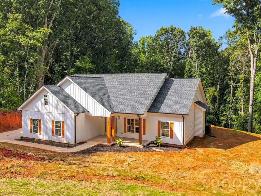 1694 Parsonage Lane, Newton, NC 28658.  MLS# CAR4406946, YatesRealty ID 42058. 