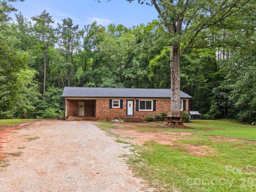 3104 University Drive, Lancaster, SC 29720.  MLS# CAR4405422, YatesRealty ID 42059. 