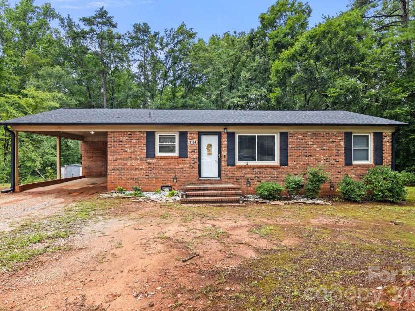 3104 University Drive, Lancaster, SC 29720.  MLS# CAR4405422, YatesRealty ID 42059. 