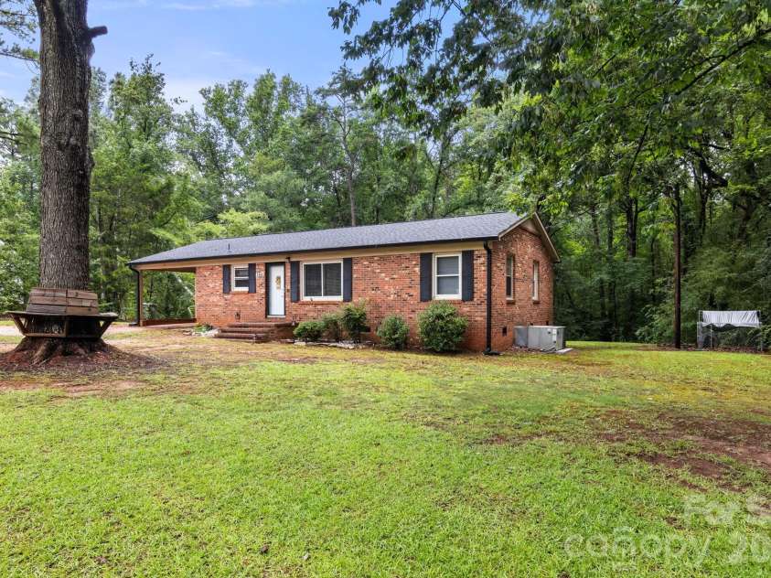3104 University Drive, Lancaster, SC 29720.  MLS# CAR4405422, YatesRealty ID 42059. 