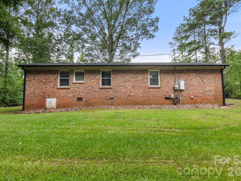 3104 University Drive, Lancaster, SC 29720.  MLS# CAR4405422, YatesRealty ID 42059. 