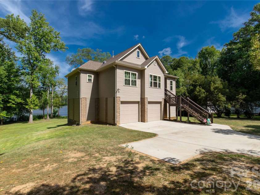 2051 Great North Road, Winnsboro, SC 29180.  MLS# CAR4404295, YatesRealty ID 42060. Front View