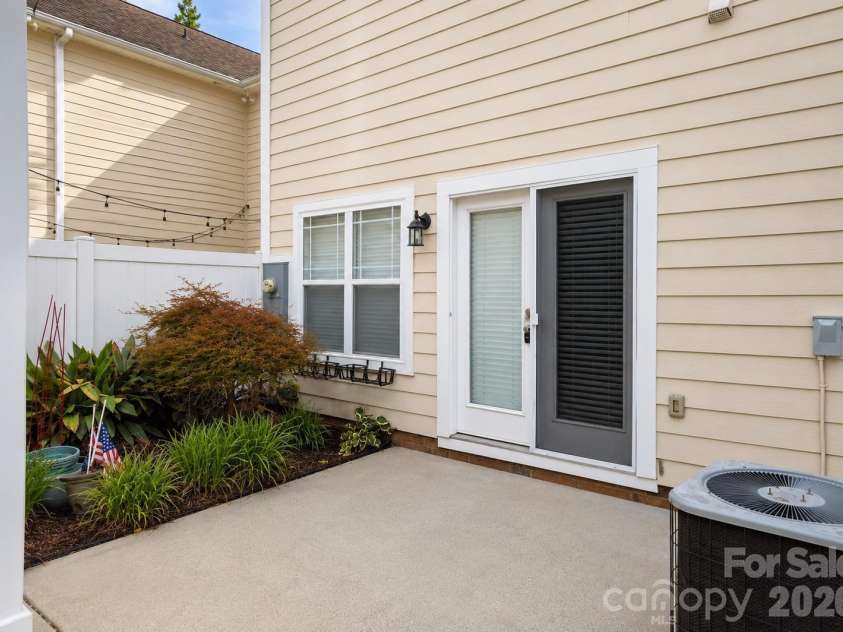 2304 Bonterra Boulevard, Indian Trail, NC 28079.  MLS# CAR4406663, YatesRealty ID 42062. Backyard