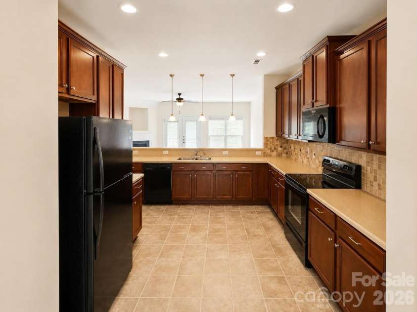 2304 Bonterra Boulevard, Indian Trail, NC 28079.  MLS# CAR4406663, YatesRealty ID 42062. Kitchen