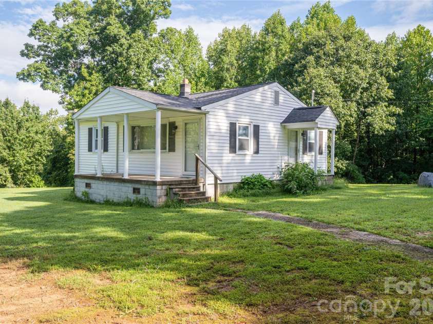 614 Westview Street, Gastonia, NC 28052.  MLS# CAR4411377, YatesRealty ID 42063. 
