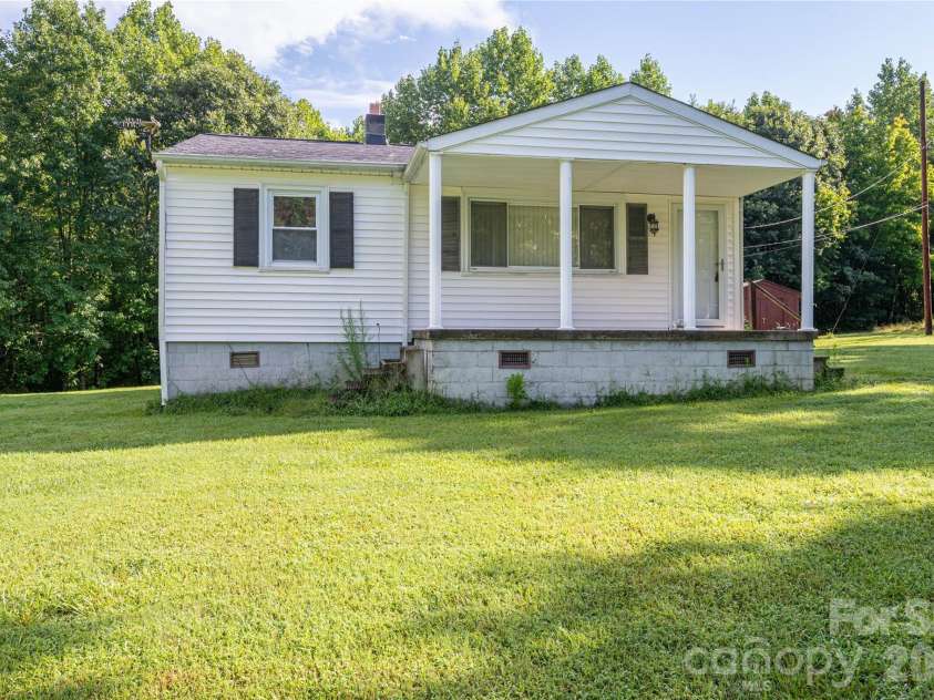 614 Westview Street, Gastonia, NC 28052.  MLS# CAR4411377, YatesRealty ID 42063. 