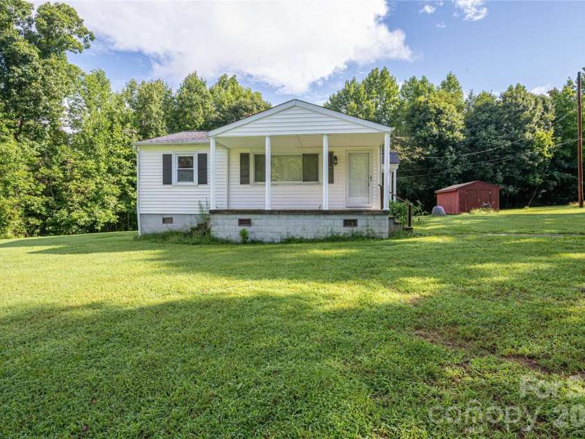 614 Westview Street, Gastonia, NC 28052.  MLS# CAR4411377, YatesRealty ID 42063. 
