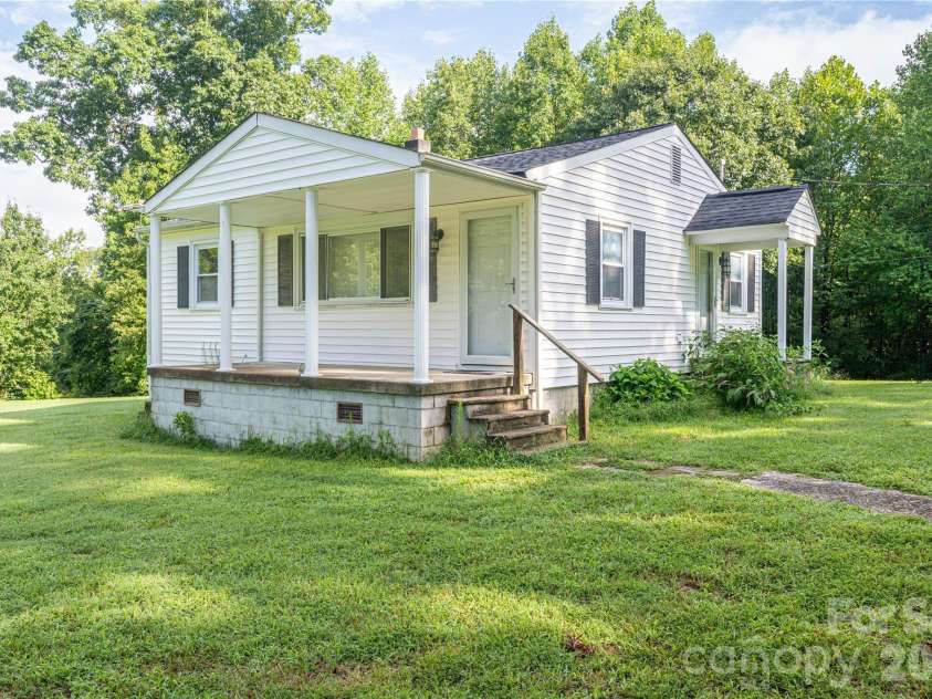 614 Westview Street, Gastonia, NC 28052.  MLS# CAR4411377, YatesRealty ID 42063. 