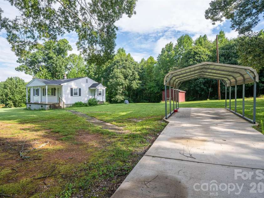 614 Westview Street, Gastonia, NC 28052.  MLS# CAR4411377, YatesRealty ID 42063. 