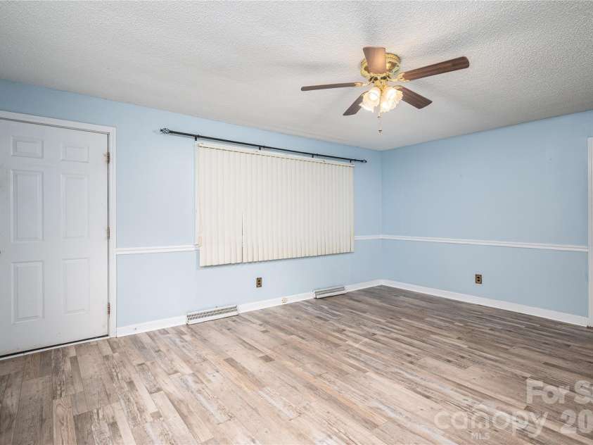 614 Westview Street, Gastonia, NC 28052.  MLS# CAR4411377, YatesRealty ID 42063. 