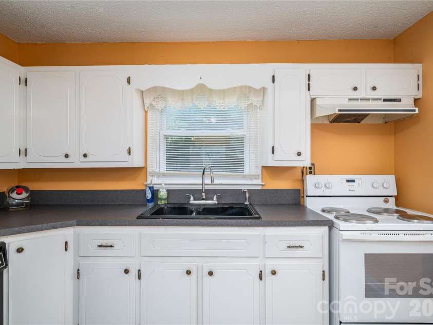 614 Westview Street, Gastonia, NC 28052.  MLS# CAR4411377, YatesRealty ID 42063. 