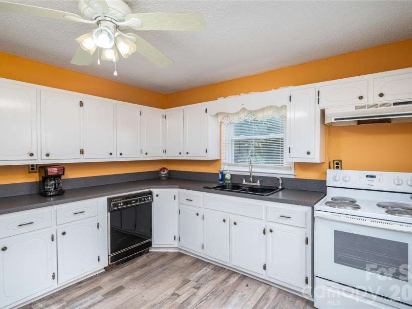 614 Westview Street, Gastonia, NC 28052.  MLS# CAR4411377, YatesRealty ID 42063. 