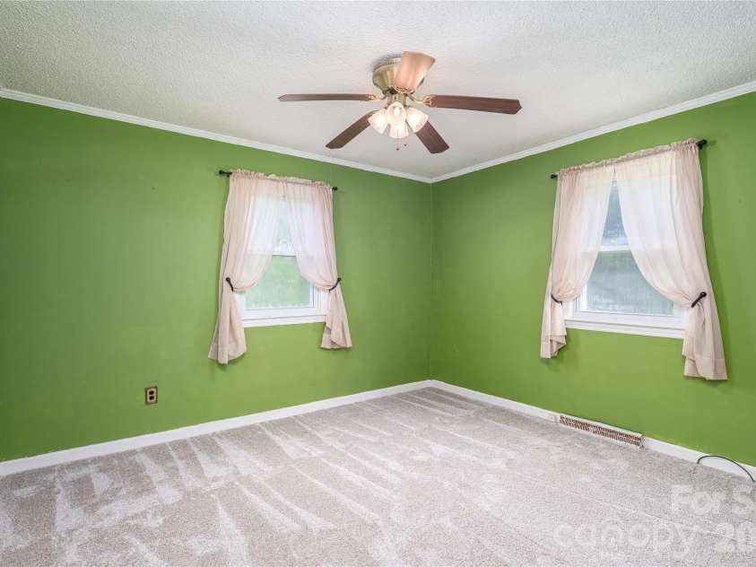 614 Westview Street, Gastonia, NC 28052.  MLS# CAR4411377, YatesRealty ID 42063. 
