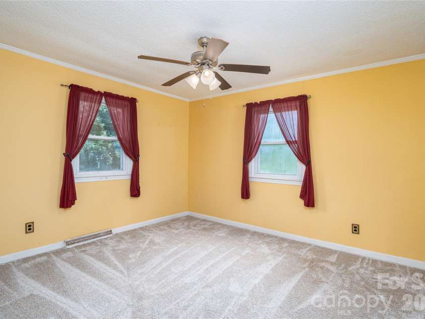 614 Westview Street, Gastonia, NC 28052.  MLS# CAR4411377, YatesRealty ID 42063. 