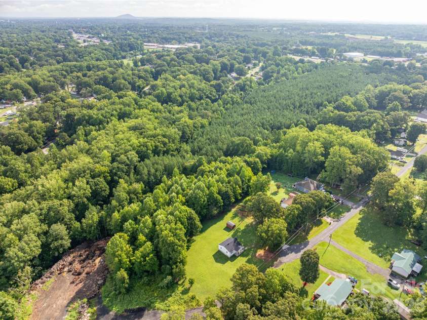 614 Westview Street, Gastonia, NC 28052.  MLS# CAR4411377, YatesRealty ID 42063. 