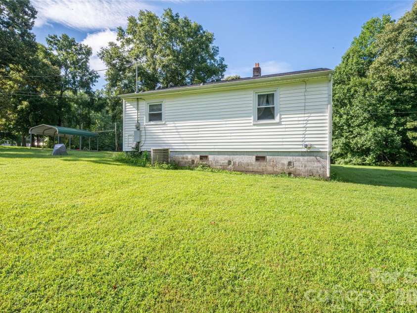 614 Westview Street, Gastonia, NC 28052.  MLS# CAR4411377, YatesRealty ID 42063. 