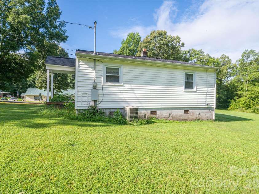 614 Westview Street, Gastonia, NC 28052.  MLS# CAR4411377, YatesRealty ID 42063. 