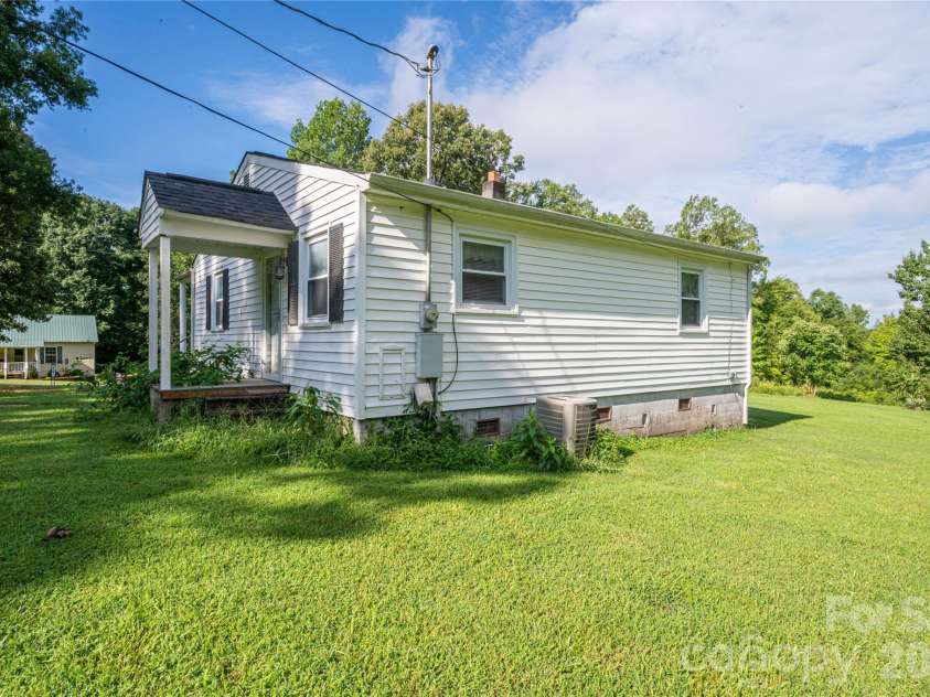 614 Westview Street, Gastonia, NC 28052.  MLS# CAR4411377, YatesRealty ID 42063. 