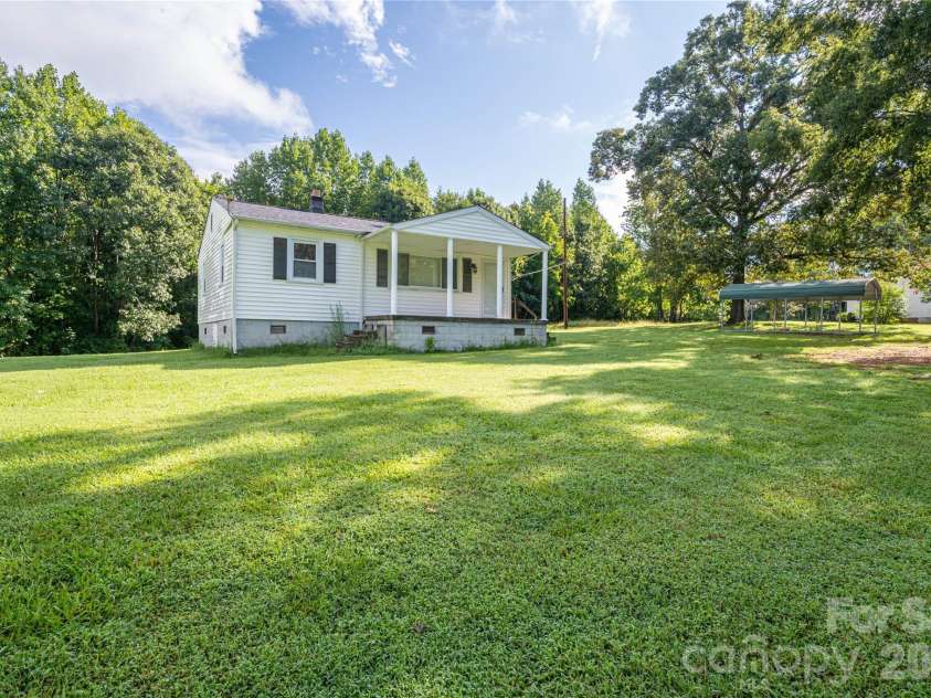 614 Westview Street, Gastonia, NC 28052.  MLS# CAR4411377, YatesRealty ID 42063. 