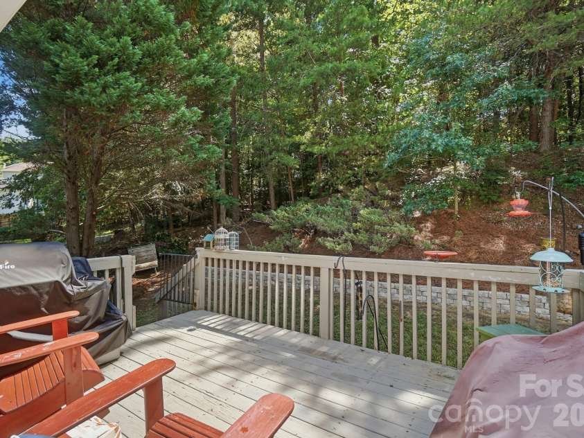 13901 Kings Carriage Lane, Charlotte, NC 28278.  MLS# CAR4407862, YatesRealty ID 42065. Deck