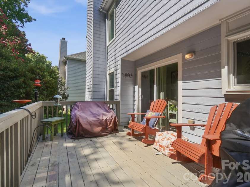 13901 Kings Carriage Lane, Charlotte, NC 28278.  MLS# CAR4407862, YatesRealty ID 42065. Deck