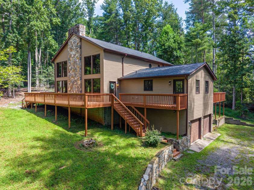 2525 Big Horn Drive, Morganton, NC 28655.  MLS# CAR4400302, YatesRealty ID 42066. 