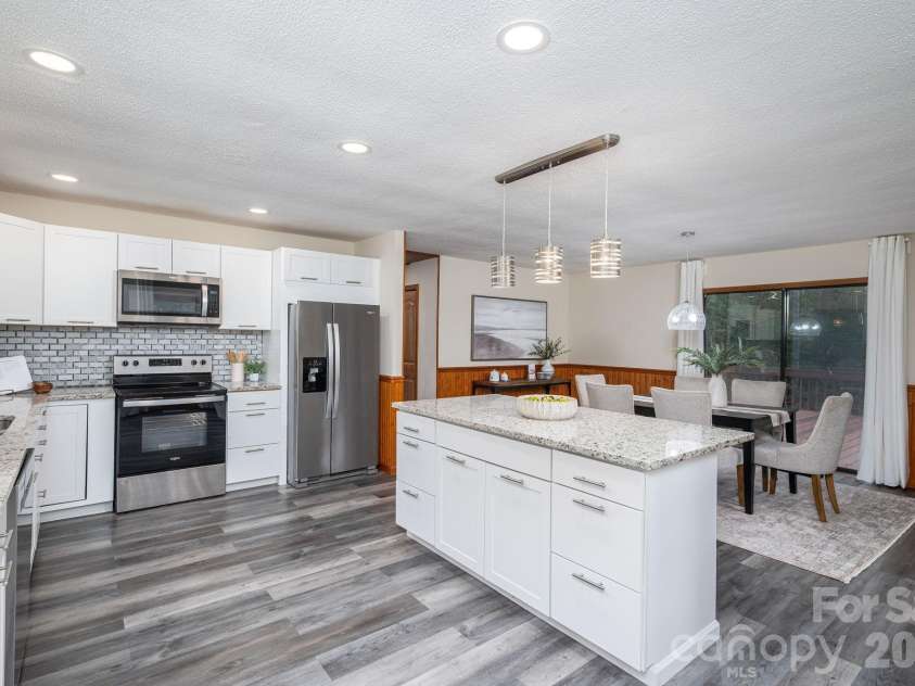 2525 Big Horn Drive, Morganton, NC 28655.  MLS# CAR4400302, YatesRealty ID 42066. 