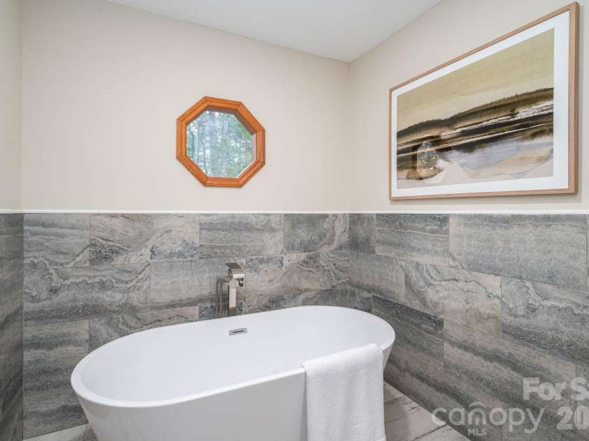 2525 Big Horn Drive, Morganton, NC 28655.  MLS# CAR4400302, YatesRealty ID 42066. 