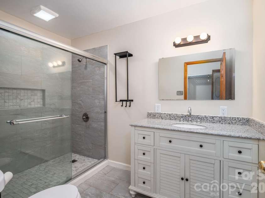 2525 Big Horn Drive, Morganton, NC 28655.  MLS# CAR4400302, YatesRealty ID 42066. 