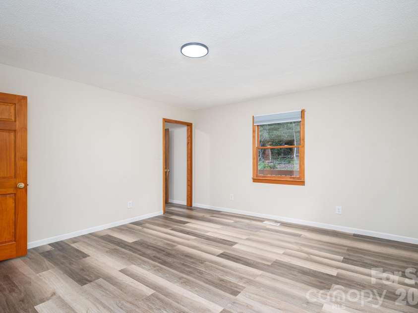 2525 Big Horn Drive, Morganton, NC 28655.  MLS# CAR4400302, YatesRealty ID 42066. 