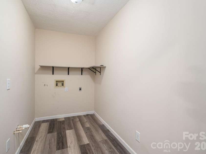 2525 Big Horn Drive, Morganton, NC 28655.  MLS# CAR4400302, YatesRealty ID 42066. 