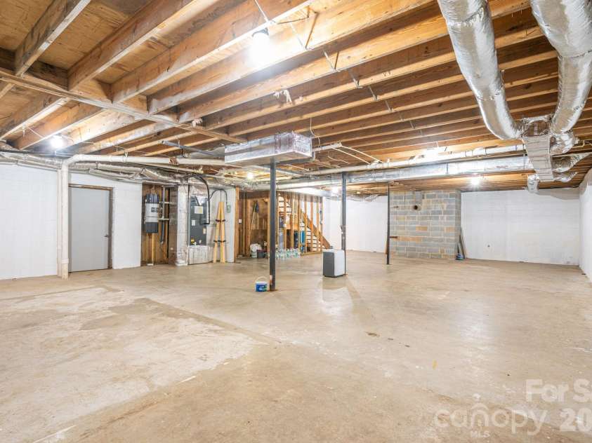 2525 Big Horn Drive, Morganton, NC 28655.  MLS# CAR4400302, YatesRealty ID 42066. 