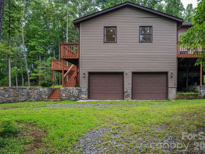 2525 Big Horn Drive, Morganton, NC 28655.  MLS# CAR4400302, YatesRealty ID 42066. 