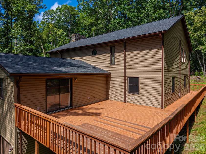 2525 Big Horn Drive, Morganton, NC 28655.  MLS# CAR4400302, YatesRealty ID 42066. 