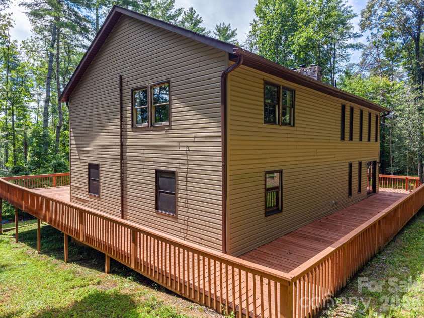 2525 Big Horn Drive, Morganton, NC 28655.  MLS# CAR4400302, YatesRealty ID 42066. 