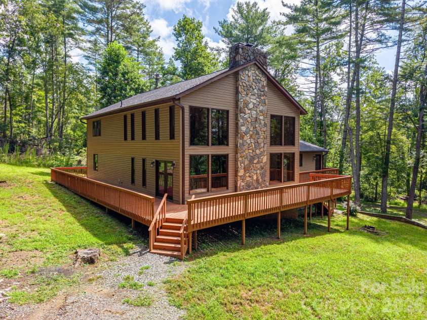 2525 Big Horn Drive, Morganton, NC 28655.  MLS# CAR4400302, YatesRealty ID 42066. 