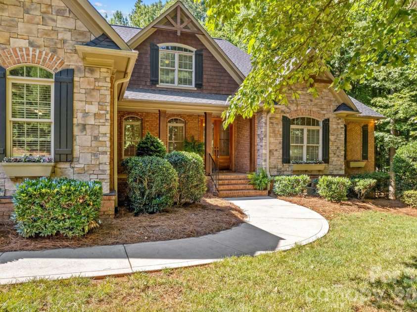 164 Bayberry Creek Circle, Mooresville, NC 28117.  MLS# CAR4393248, YatesRealty ID 42068. 
