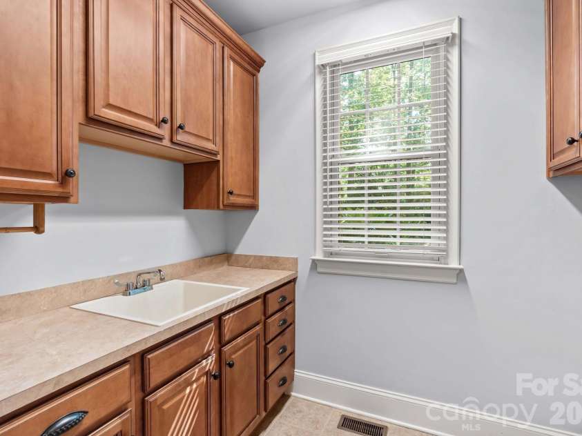 164 Bayberry Creek Circle, Mooresville, NC 28117.  MLS# CAR4393248, YatesRealty ID 42068. 