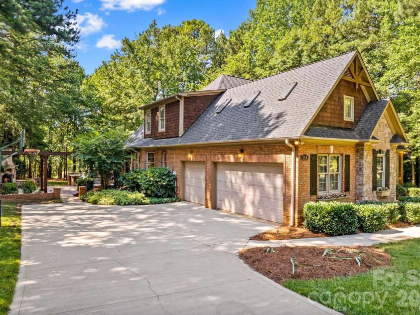 164 Bayberry Creek Circle, Mooresville, NC 28117.  MLS# CAR4393248, YatesRealty ID 42068. 