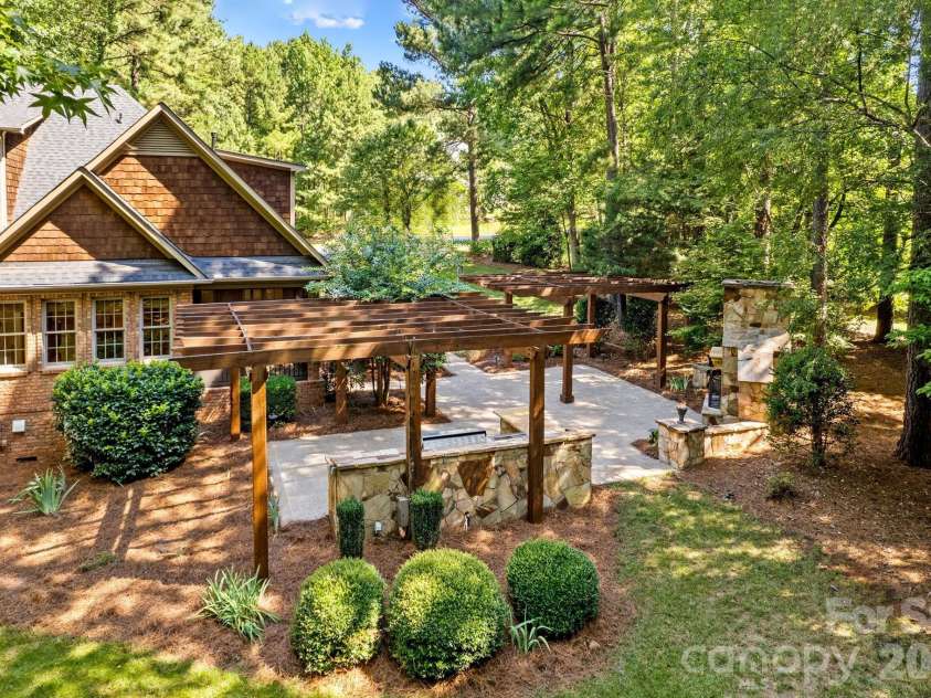 164 Bayberry Creek Circle, Mooresville, NC 28117.  MLS# CAR4393248, YatesRealty ID 42068. 