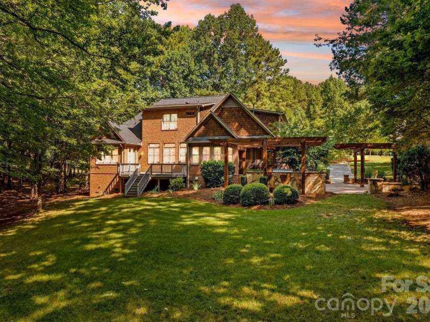 164 Bayberry Creek Circle, Mooresville, NC 28117.  MLS# CAR4393248, YatesRealty ID 42068. 