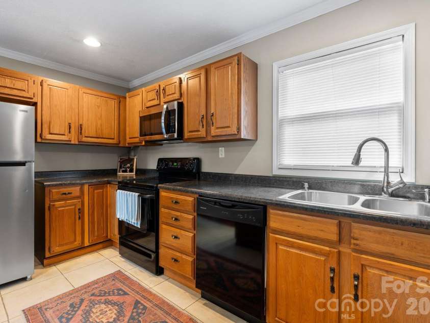 540 Duncan Creek Road, Fletcher, NC 28732.  MLS# CAR4410606, YatesRealty ID 42069. 