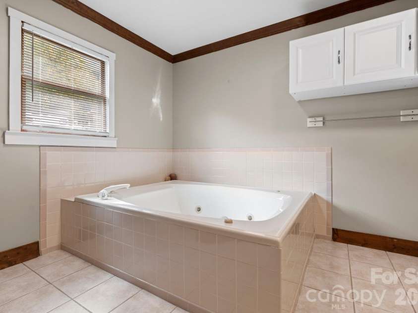 540 Duncan Creek Road, Fletcher, NC 28732.  MLS# CAR4410606, YatesRealty ID 42069. 