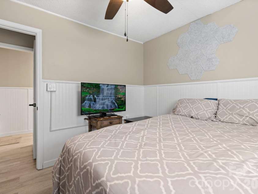 540 Duncan Creek Road, Fletcher, NC 28732.  MLS# CAR4410606, YatesRealty ID 42069. 