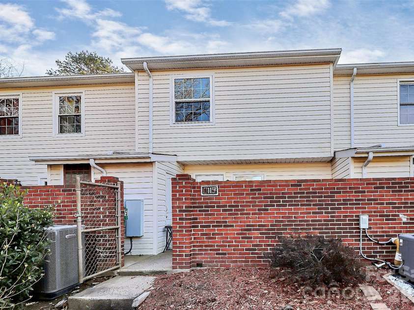 11115 Park Road, Charlotte, NC 28226.  MLS# CAR4337973, YatesRealty ID 4207. 