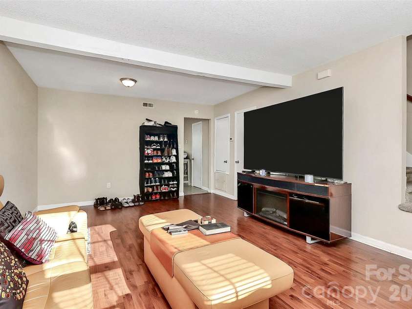 11115 Park Road, Charlotte, NC 28226.  MLS# CAR4337973, YatesRealty ID 4207. 